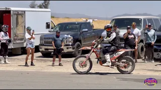 Arturo Salas cambio de piloto en la Baja 500 en la milla 440.