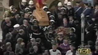 I Funerali di Alberto Sordi TG1 + Discorso Carlo Verdone e Gigi Proietti