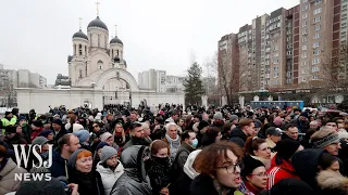 Thousands Defy Kremlin to Attend Alexei Navalny’s Funeral | WSJ News