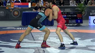 BRONZE GR - 60 kg: I. LIZATOVIC (CRO) v. D. HU (CHN)