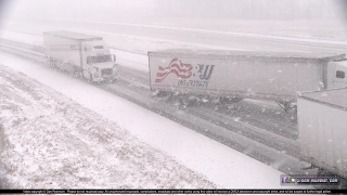 Interstate 55 pileup in snow caught on camera in 4K - Elkhart, Illinois - February 8, 2017