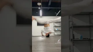 #powermoves #bboypower #skills #headspin #bboycrush @Bboycrushh @tiktok #tiktok #warmup