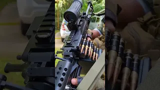 A AMERICANA M249 LIGHT MACHINE GUN 💥 SÓ PARA OS FORTES !! #shorts