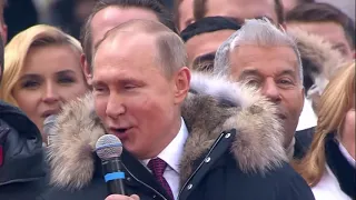 Il presidente Putin canta l'Inno della Federazione Russa insieme a 130.000 persone