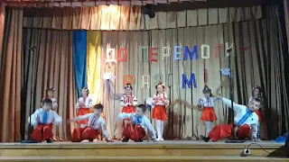 Танець "Козачок" хореографічного ансамблю "Елегія" Чортківського "Палацу дітей та юнацтва"