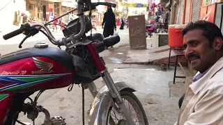 Walled City, Busy Streets — Lahore, Pakistan