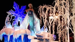Frozen's Anna, Elsa & Olaf in A Christmas Fantasy Parade Disneyland 2014 Highlights