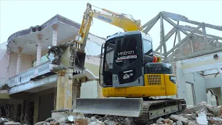 Big Job Small Excavator House Demolition Abbrucharbeiten