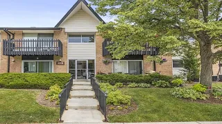 22 Kingery Quarter, Willowbrook, IL Presented by Kristina Irvine.