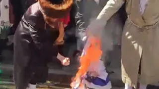 Neturei Karta burn an Israeli Flag Purim 2022