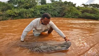 NÃO SEI COMO EU TIREI ESSE MONSTRO DA ÁGUA! Loucura