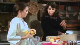 RHODA S02E12 - Friends and Mothers