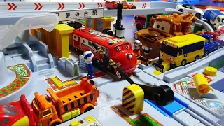 Plarail Thomas & Friends ☆ We arranged 10 stations and played with Tomica cars!