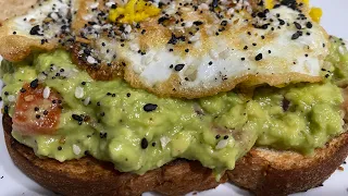 HIGH PROTEIN BREAKFAST| AVOCADO TOAST (WITH EGG)| QUICK & HEALTHY BREAKFAST!