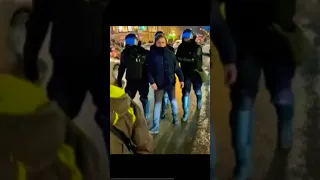 БЕСПРЕДЕЛ ОМОН!!!!ЧТО ЕМУ БУДЕТ????? Н.Е.Ч.Е.Г.О.