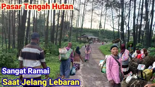 Suasana Keramaian Jelang Lebaran Pasar Tengah Hutan Trenggalek