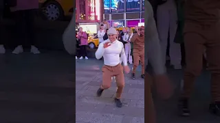 Times Square street breakdancing 917 #shots #manhattan #newyorksquare #breakdance #newyorkcity