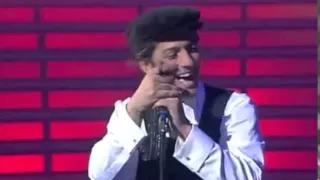 i dialetti di Fiorello poi canta con Giorgia