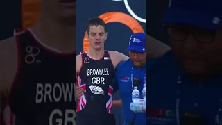 One of THE BEST sporting moments EVER. #triathlon #brothers #brownlees #shorts