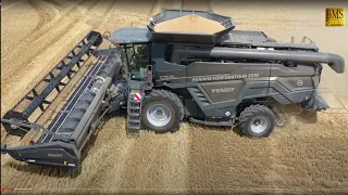 Getreideernte in der Landwirtschaft - Mähdrescher Fendt IDEAL on Tour new combine harvester harvest