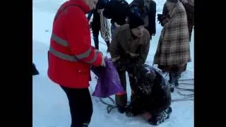 Рятувальники врятували двох рибаків, що провалилися під лід. Тіло одного шукають