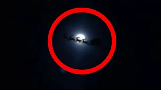 5 Flying Santa Claus Caught on Camera & Spotted in Real Life 3