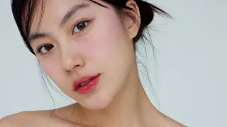 Everyday Cool Berry Makeup