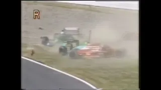 1991 Formula 1 @ Suzuka - de Cesaris, Wendlinger, Lehto Crash