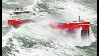 Top 10 Ships Overcome Large Waves In Storm! Sinking Ships