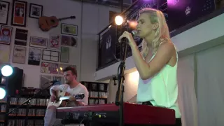 Broods - Taking You There (Acoustic) LIVE HD (2016) Long Beach Fingerprints Music