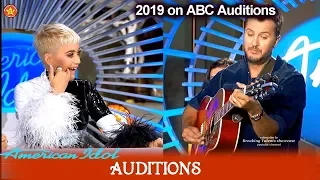 Katy Perry Cracked her Tooth and Luke Bryan Tunes Out of Tune Guitars | American Idol 2019 Auditions