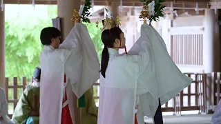 美保神社・月首祭「八乙女の舞（巫女舞）」NIHO-JINJA Shrine "Yaotomenomai（Mikomai）"