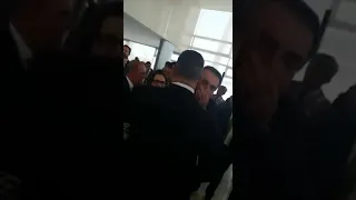 Frota divulga vídeo em que Bolsonaro pede: 'Fecha essa matraca, quero continuar transando contigo'