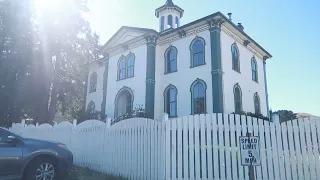 Alfred Hitchcock's "The Birds" in Bodega Bay, California