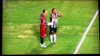 Gol de Jô, jogada genial de Ronaldinho Gaúcho - Galo 2 x 1 São Paulo. Libertadores 2013