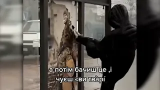 На проспекті Миру в Житомирі чоловік побив ногами плакат із зображенням воїна - Житомир.info