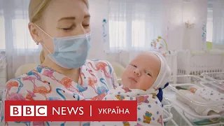Десятки сурогатних немовлят застрягли без батьків в Украіні