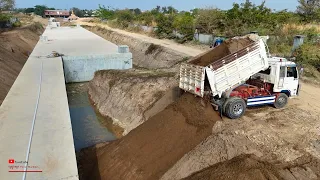 Ep2_Northern Of Drain​ Sewer That Is​ Space Filling By Us Sand With Skill KomatsuD20P DozerDumpTruck