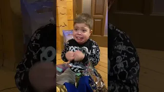 Когда подарок оказался очень неожиданный 🎁💫