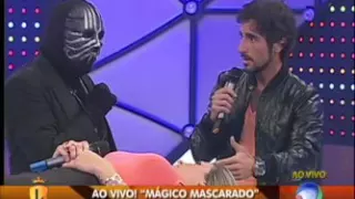 Mágico Mascarado faz a legendária Joana Machado levitar #arquivolegendários