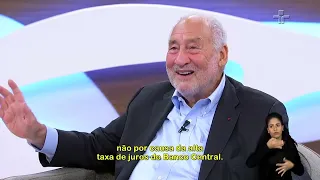 Economista Joseph Stiglitz explica POR QUE JUROS ALTOS não interferem na QUEDA DA INFLAÇÃO