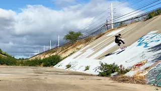 SKATING A GIGANTIC DRAINAGE DITCH