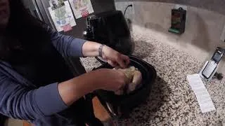 Philips hd9220 Air Fryer - cooking a small chicken