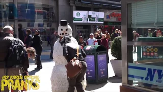 El Hombre Abominable de las Nieves Terroriza Los Turistas de Nueva York