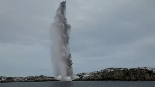 Her sprenges torpedoene på Helge Ingstad