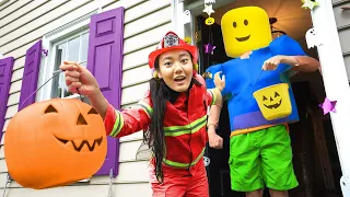 Ellie Wears DIY COSTUME to Trick or Treat with Jimmy on Halloween