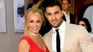 Britney Spears announces she's pregnant