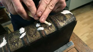 A short journey through the workshop of an Orléans bookbinder