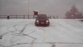 AUDI 80 COMPETITION-Donuts on ice and snow !!!