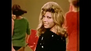 Nancy Sinatra - These Boots Are Made for Walkin' / Нэнси Синатра - Сапожки, чтобы шагать